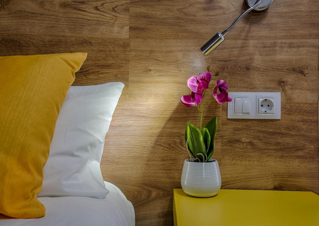 Hostal-Restaurante Lugano Верін Екстер'єр фото