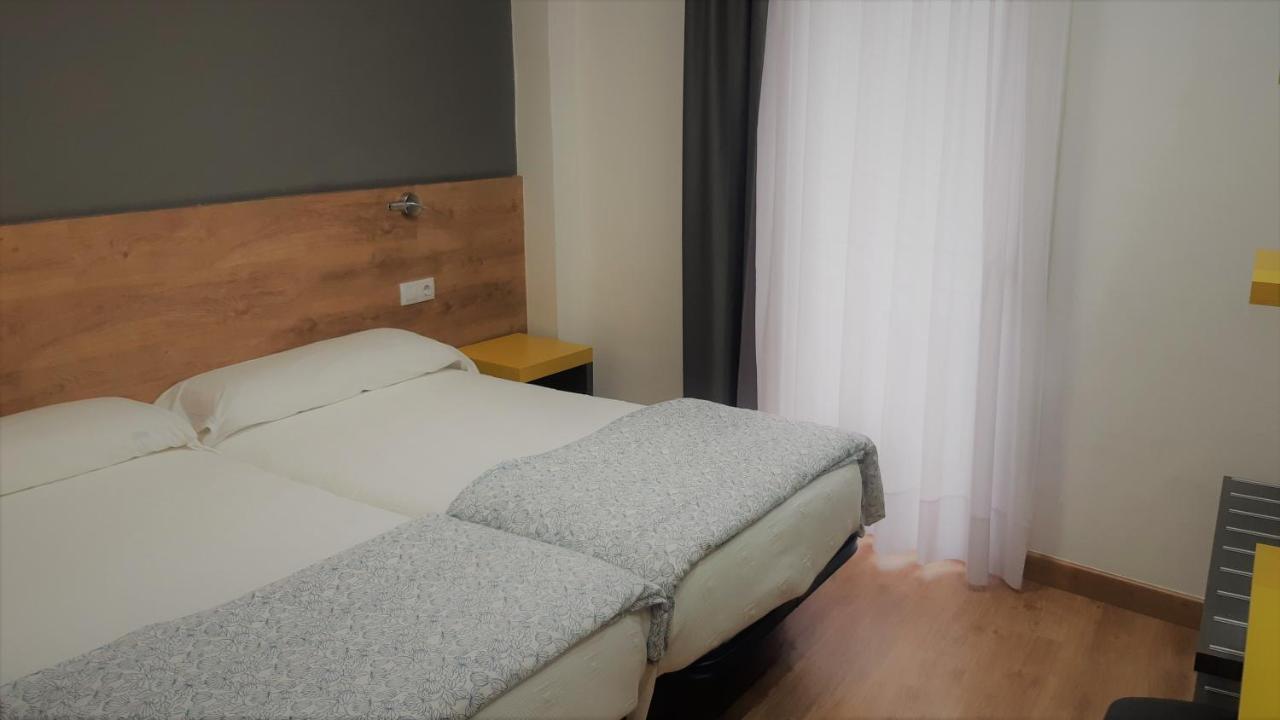 Hostal-Restaurante Lugano Верін Екстер'єр фото