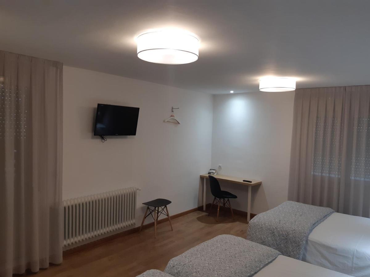 Hostal-Restaurante Lugano Верін Екстер'єр фото